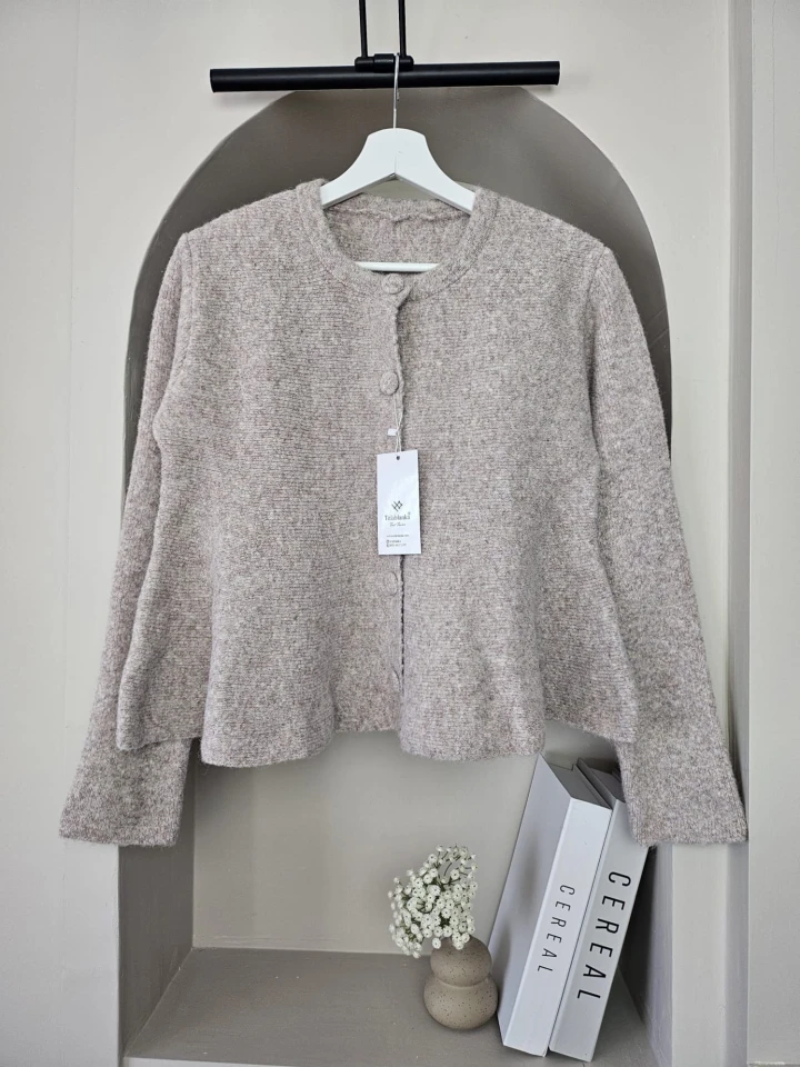 ETEĞİ VOLANLI TRİKO HIRKA