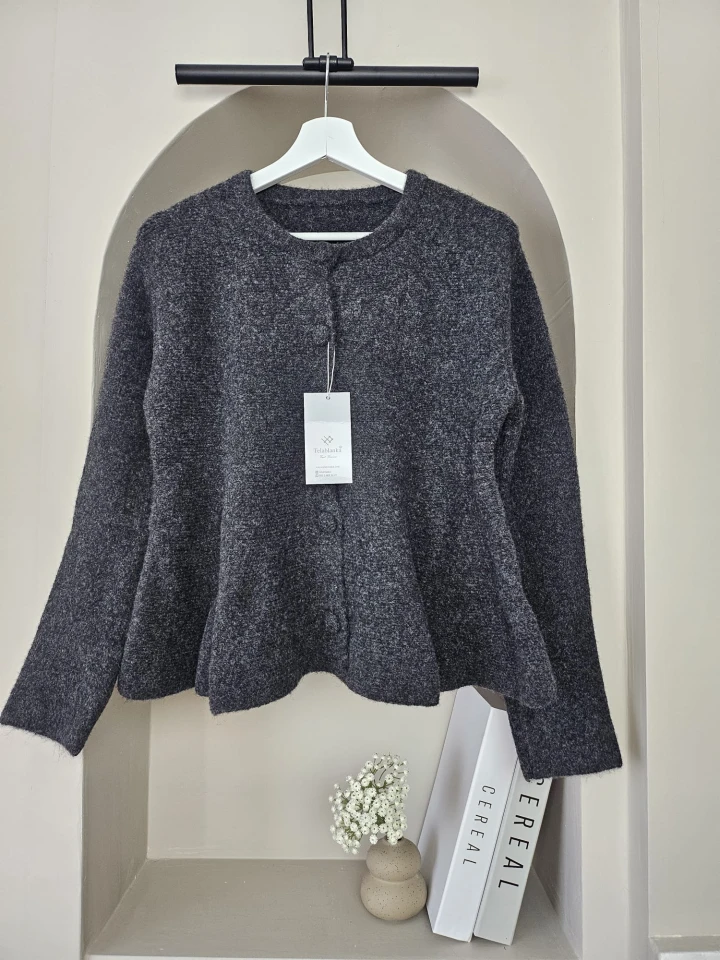 ETEĞİ VOLANLI TRİKO HIRKA