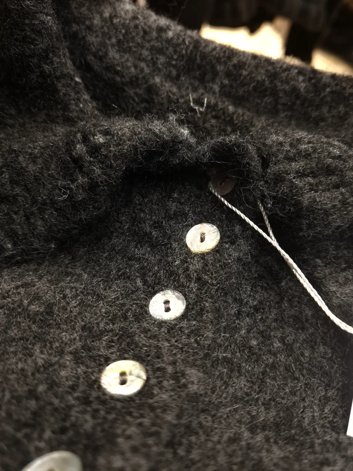 Fırfırlı Sedef Düğmeli Hırka