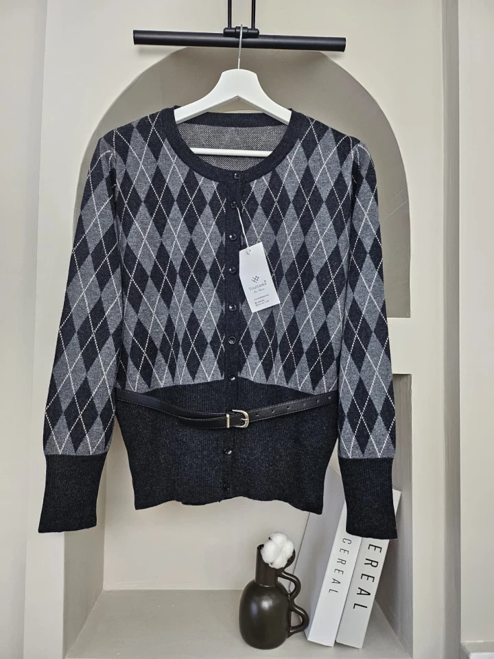 Kemerli Baklava Desen Yün Hırka