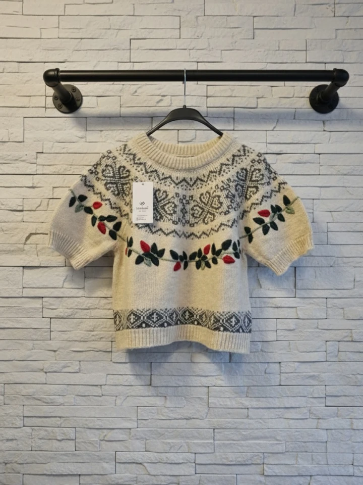 Kısa Kol Desenli Triko